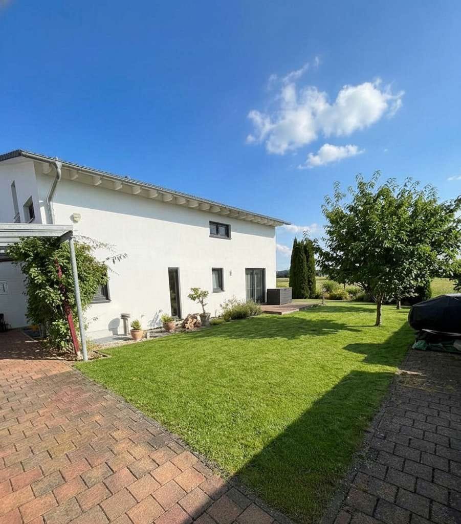 Immobilie in Geisenhausen - Modernes Einfamilienhaus in ruhiger, familienfreundlicher Siedlungslage - Bild 1