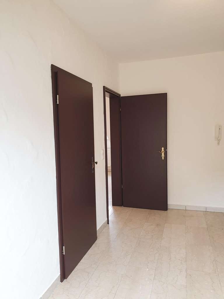 Immobilie in Ravensburg - Pfiffig * Bezugsfrei * Modernisiert - 2 Zi.-Wohnung im DG mit 2 PKW-Außenstellplätze! - Bild 4