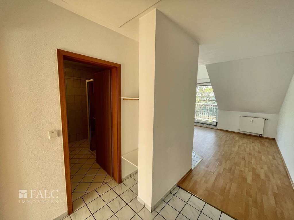 Immobilie in Saarbrücken - Attraktive 2 Zimmer Wohnung mit Balkon und Parkplatz - Bild 4