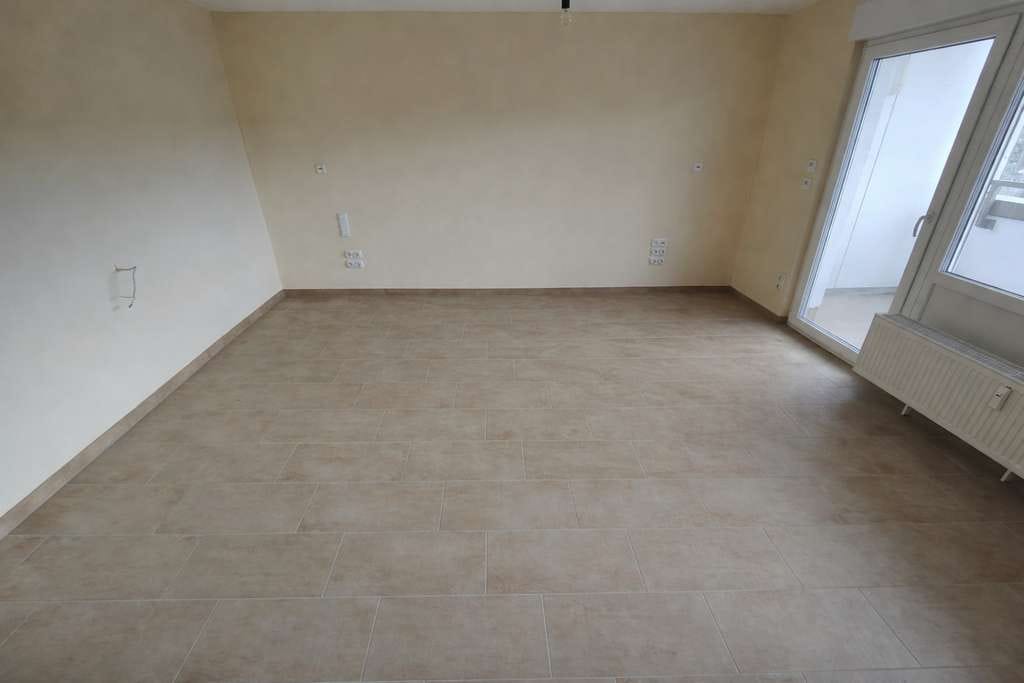 Immobilie in Schöneck - ***Neu renovierte 3-Zimmer-Wohnung mit Balkon und neue EBK*** - Bild 1