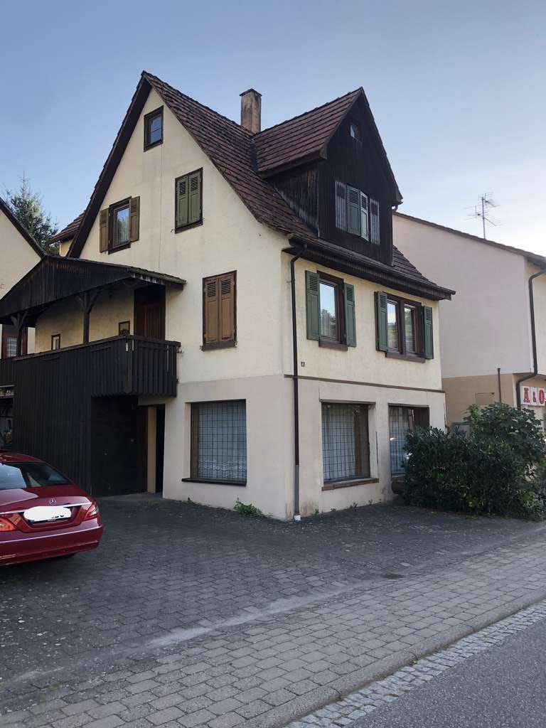 Immobilie in Knittlingen - Handwerkerprojekt! EFH mit Laden, Garage, Werkstatt und großer Ausbaureserve in Weinort - Bild 0