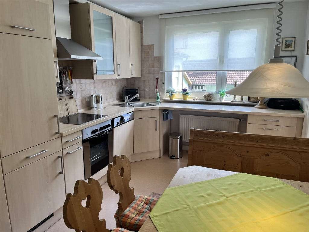 Immobilie in Lauda-Königshofen - gepflegte 5-Zimmer-Wohnung mit Balkon und Garage in der Nähe von Lauda-Königshofen - Bild 2