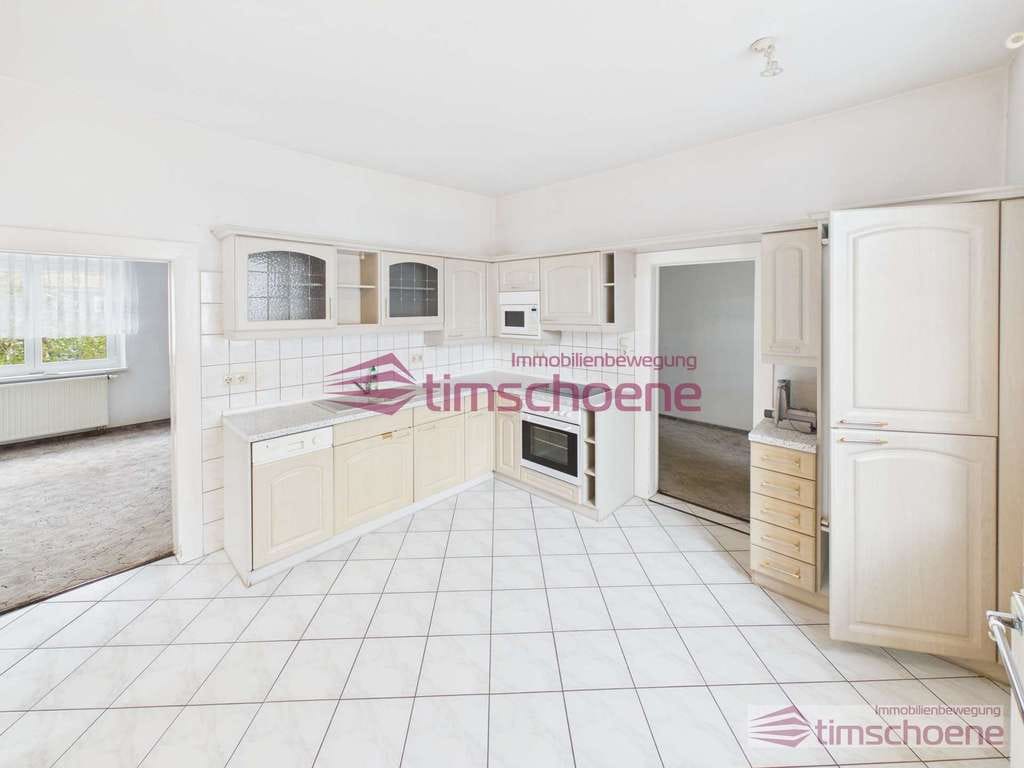 Immobilie in Ilmenau - Zwei Wohneinheiten möglich – Attraktives Wohnhaus mit Stellplätzen - Bild 4