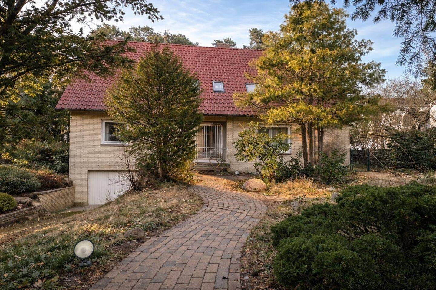 Immobilie in Bad Bevensen - Familienhaus mit Ausbauchance in schöner Sackgassenlage im Roggenkamp - Bild 2
