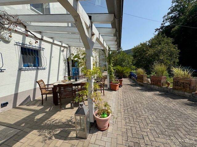 Immobilie in Theisbergstegen - Willkommen in Ihrem neuen Zuhause - Großzügiges 1- bis 2-Familienhaus mit Gartenidylle und Bachlauf - Bild 4