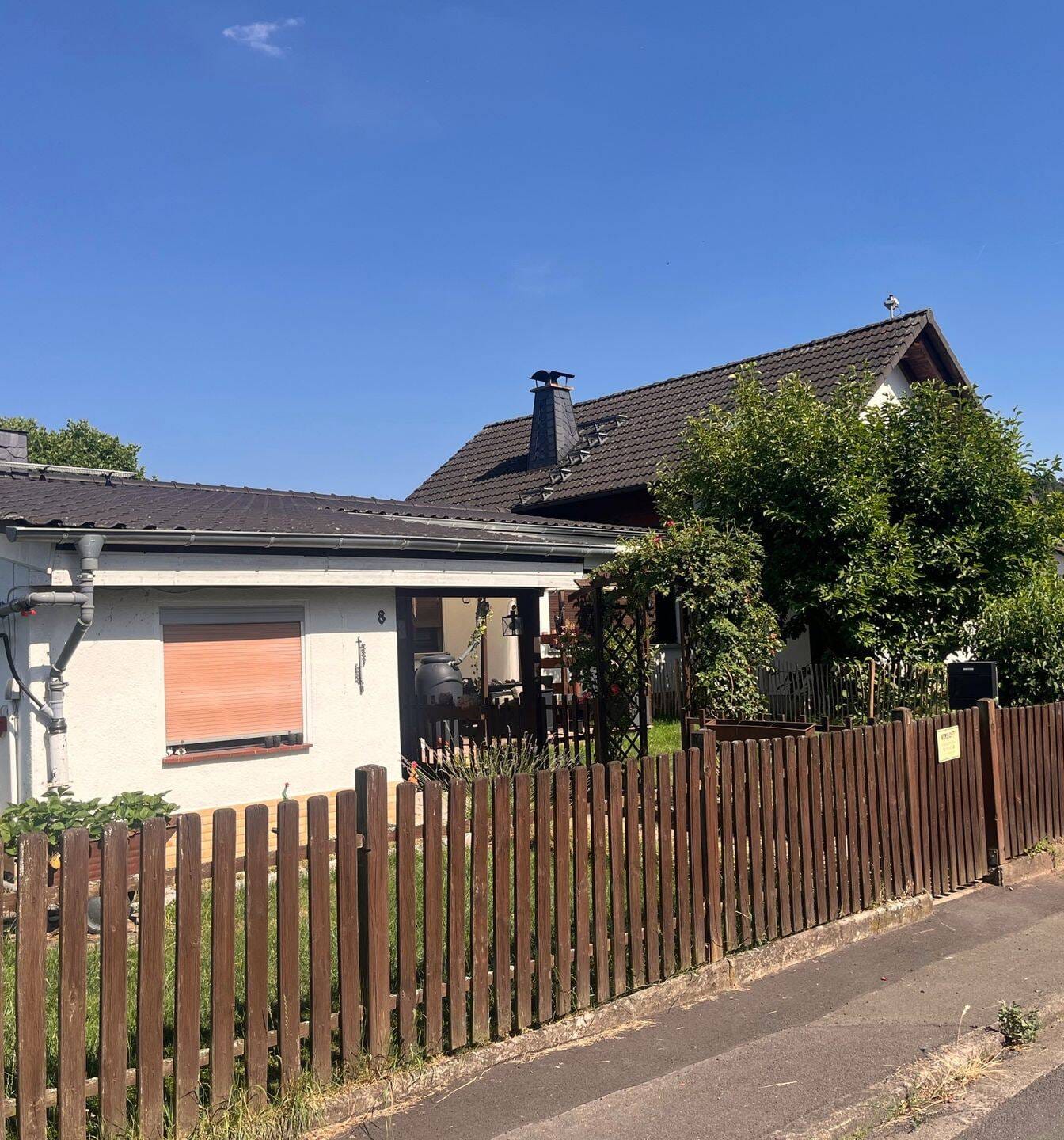 Immobilie in Lahntal - Wohnhaus mit Anbau: Kapitalanlage oder großzügiges Einfamilienhaus - Bild 3