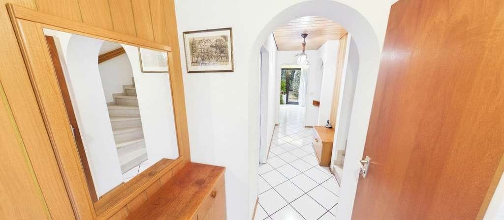 Immobilie in Heilsbronn - Reiheneckhaus mit Garten, Garage und ausgebautem Dachstudio in Heilsbronn - Bild 1