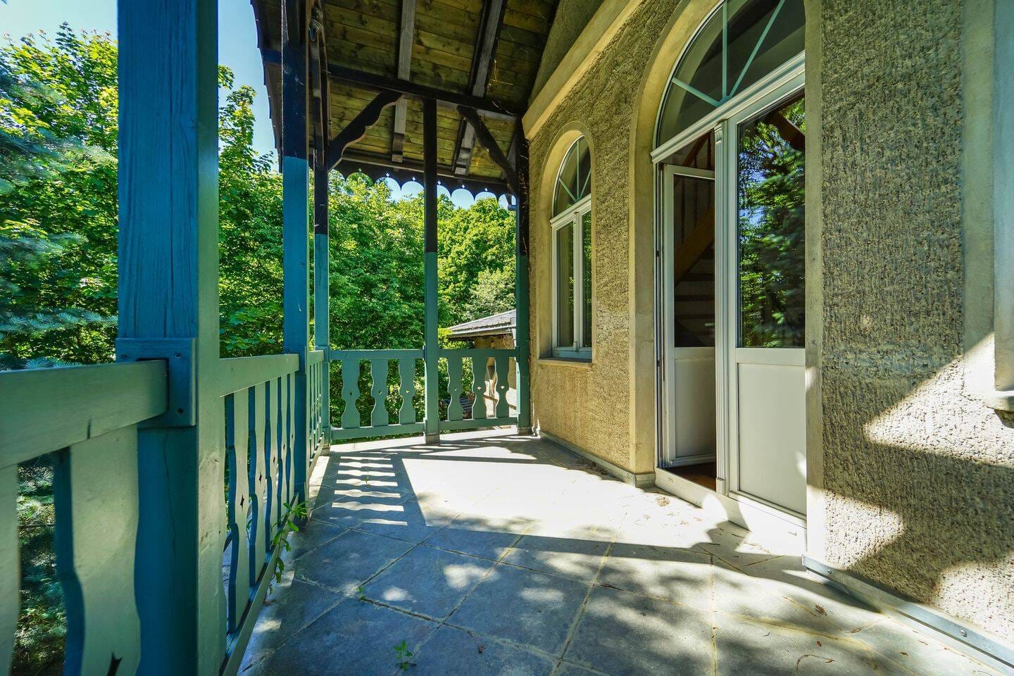 Immobilie in Grünheide (Mark) - Historischer Villencharme trifft auf Wohnen im Grünen - 4, 5 Zimmer Wohnung mit Balkon! *Provisionsfrei* - Bild 3