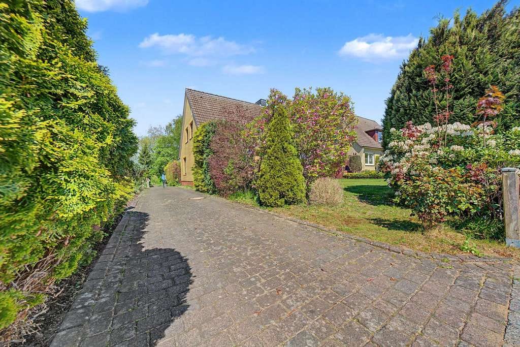 Immobilie in Breitenburg - Vermietetes Einfamilienhaus mit Garage - Bild 3