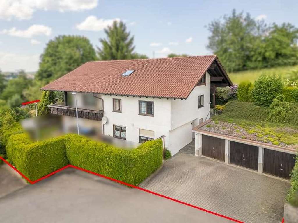 Immobilie in Ochsenhausen - Ein Anwesen voller Möglichkeiten – Wohnen, Vermieten und Zukunft gestalten - Bild 0