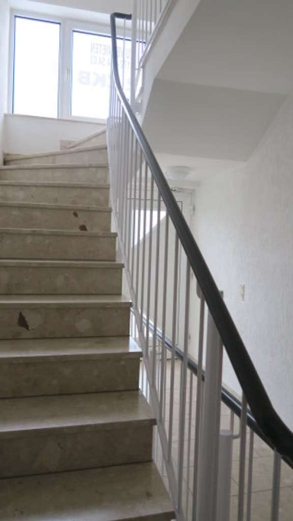Immobilie in Landsberg - Schöne 1,5 Zi-Maisonette-WE mit Südbalkon, EBK, Bad mit Wanne+Dusche, Fußbodenhzg. in Queis - Bild 3