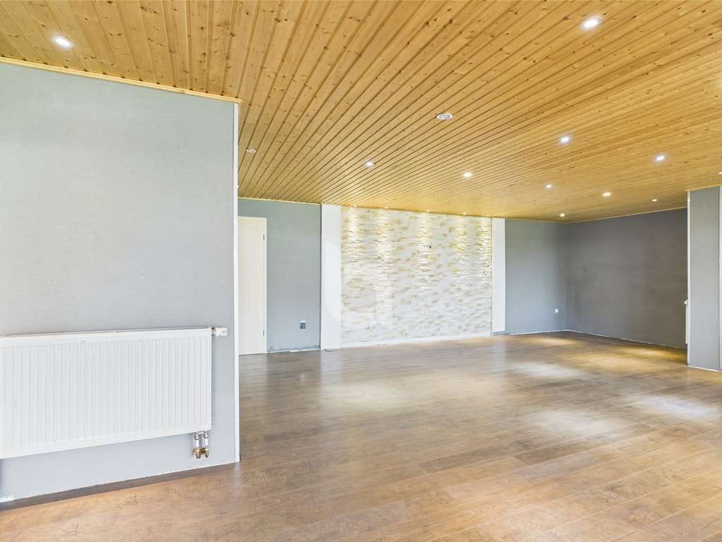 Immobilie in Putlitz - Einfamilienhaus mit Wow: lichtdurchflutet, modernisiert & uneinsehbar. - Bild 1