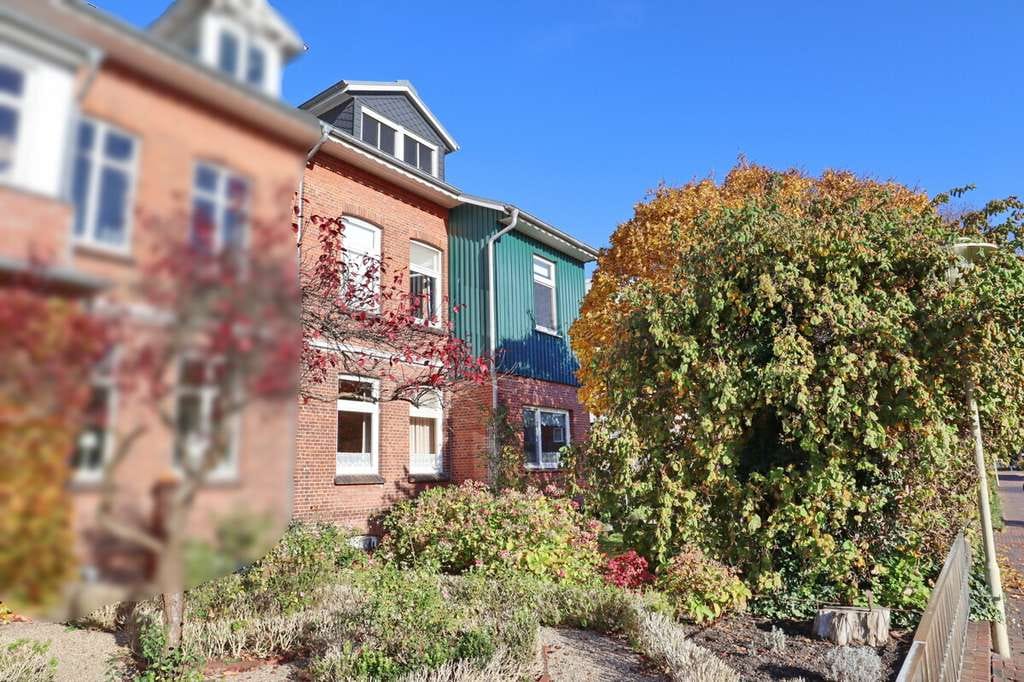 Immobilie in Engelbrechtsche Wildnis - Attraktive Doppelhaushälfte! Historischer Charme trifft auf Moderne in TOP Lage von Glückstadt - Bild 3