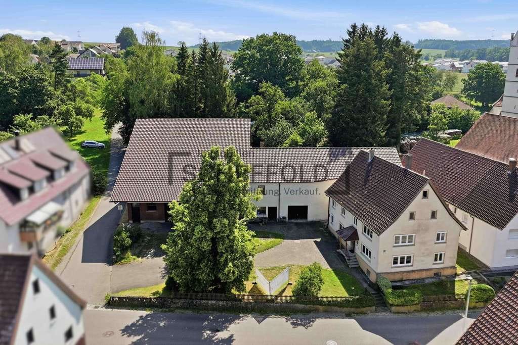Immobilie in Maselheim - Besonders! Einfamilienhaus mit Ökonomiegebäude und viel Platz für Wohnen und Hobby - Bild 1