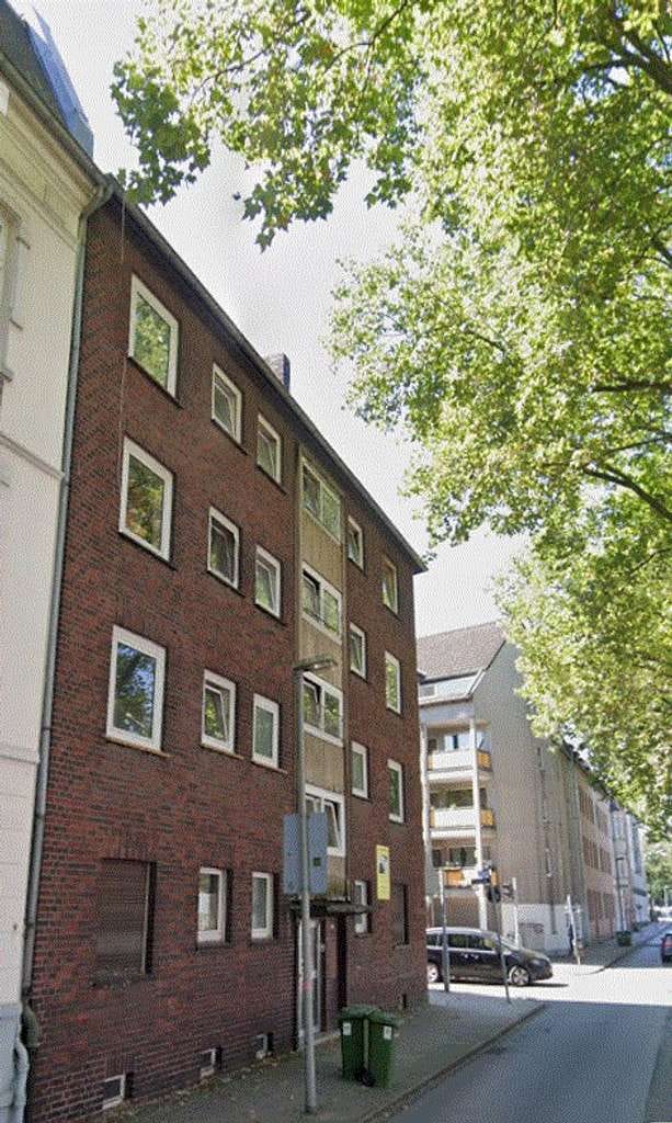 Immobilie in Oberhausen - Das Objekt ist ein klassisches Mehrfamilienhaus in ruhiger Lage von Oberhausen. - Bild 0