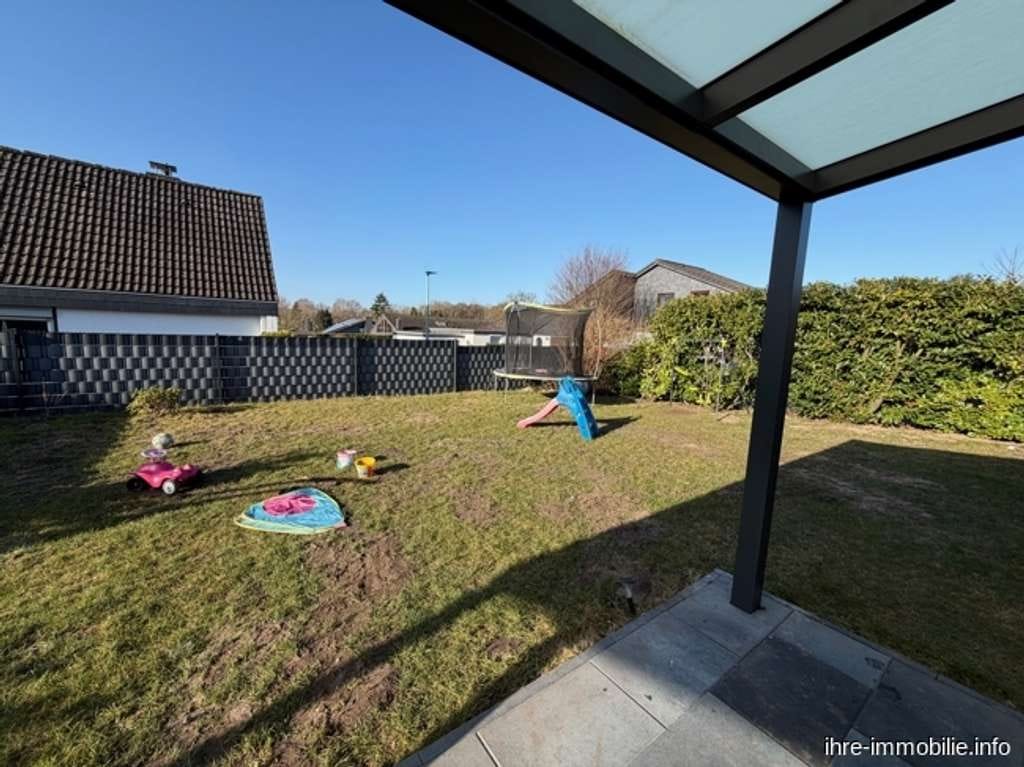 Immobilie in Oyten - Nähe Oyter See, Haus mit 7 Zimmern, 2 Bäder, Garage, in famlienfreundlicher Lage (Sackgasse). - Bild 2