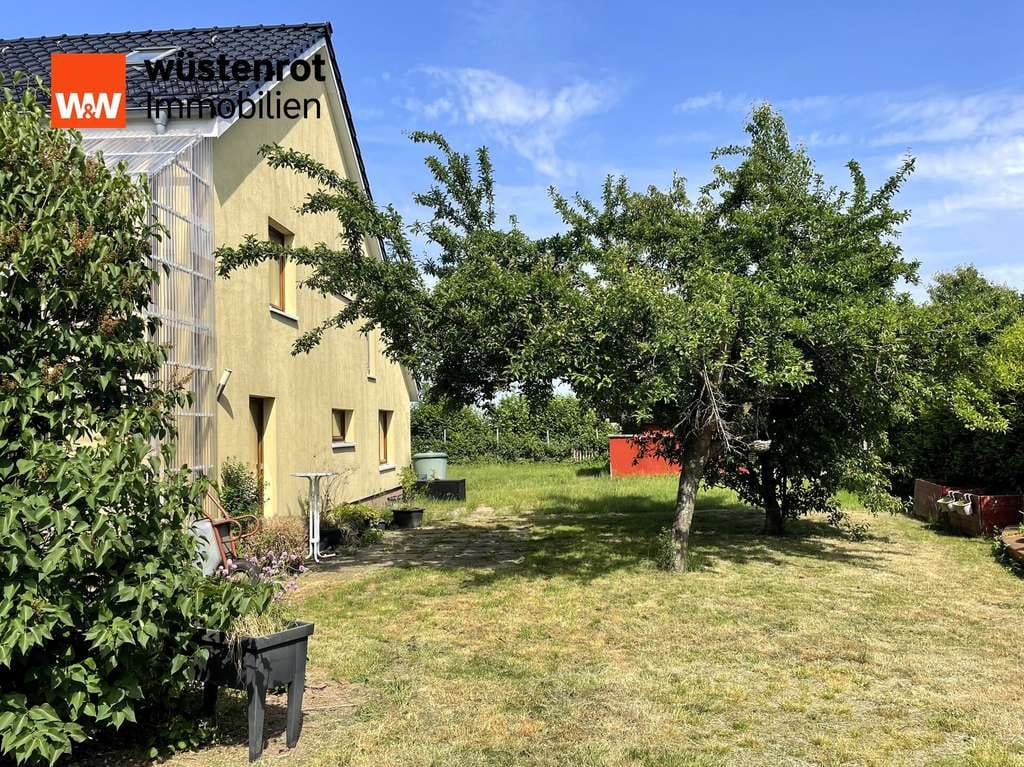 Immobilie in Fahrenkrug - Vielseitiges Zweifamilienhaus mit Energieeffizienzklasse A auf großzügigem Grundstück in Fahrenkrug - Bild 2