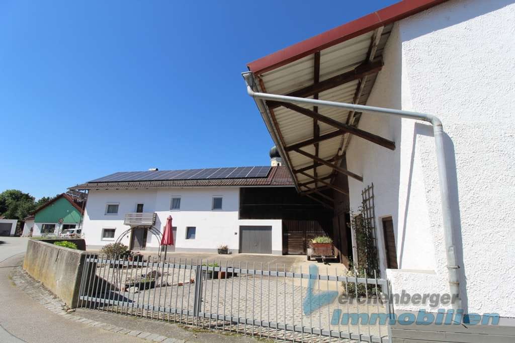 Immobilie in Eichendorf - ***Ehemalige Hofstelle mit Nebengebäude, PV-Anlage, Nähe Eichendorf*** - Bild 0