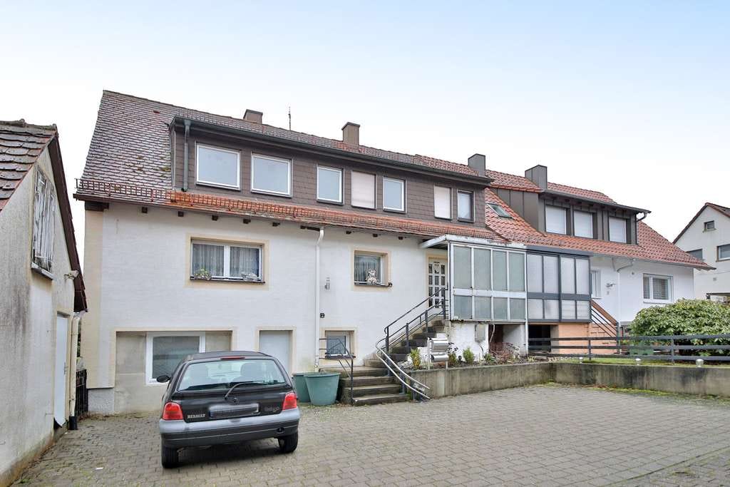 Immobilie in Keltern - Ihr Zuhause mit Perspektive: Charmante Doppelhaushälfte mit Garten in Keltern-Weiler - Bild 2