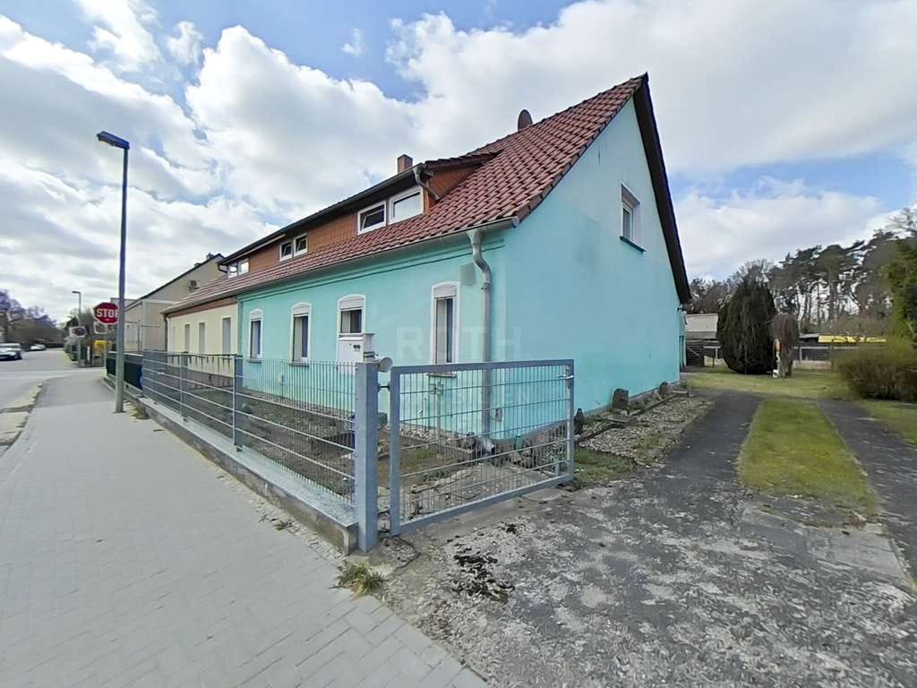 Immobilie in Königs Wusterhausen - Doppelhaushälfte in Kablow – großes Grundstück mit Potenzial für Visionäre - Bild 0