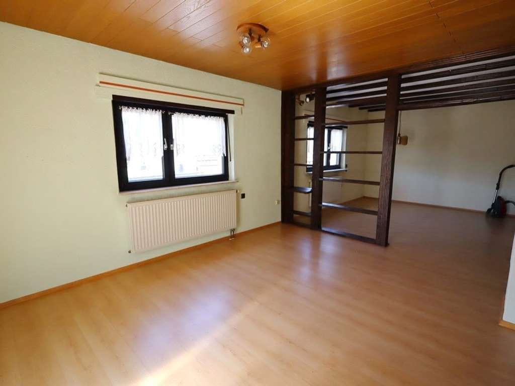 Immobilie in Buborn - Zeitloses Eigenheim zum Gestalten - Bild 3