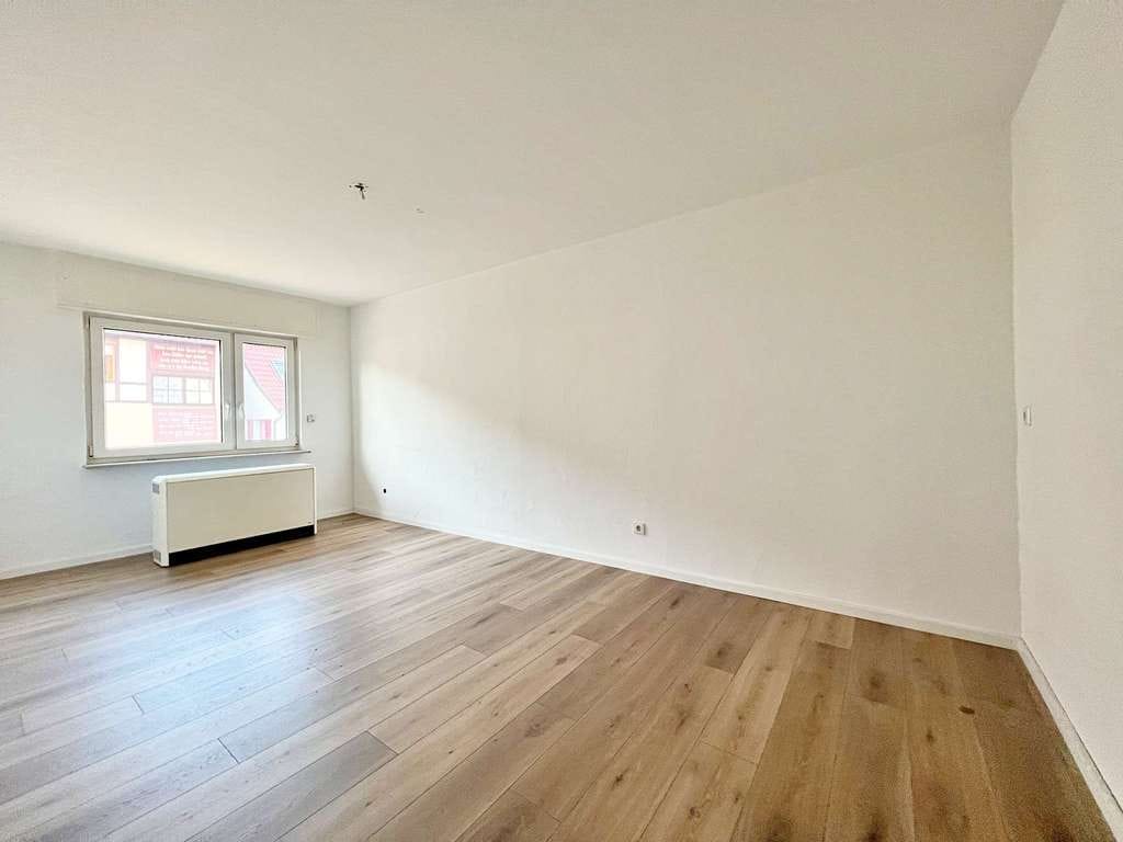 Immobilie in Wangen - Großzügige 4,5 Zimmer Maisonette-Wohnung mit 140 qm, 2 Bädern und Kamin - Bild 1