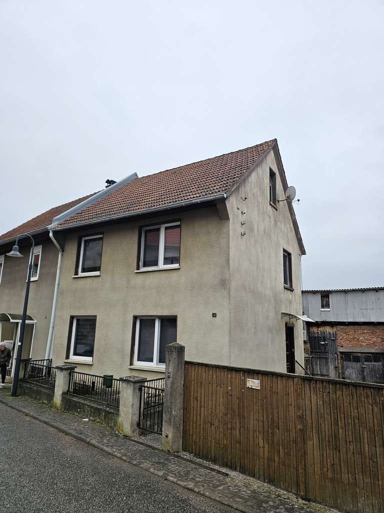 Immobilie in Treffurt - Einfamilienhaus von innen fast komplett Saniert in Falken zu verkaufen :) - Bild 0