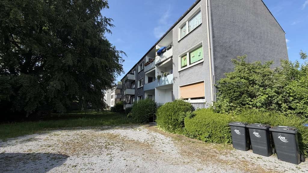 Immobilie in Hamm - Vermietetes Mehrfamilienhaus mit Potenzial in Hamm – 6 Einheiten, Garagen & Stellplätze - Bild 1