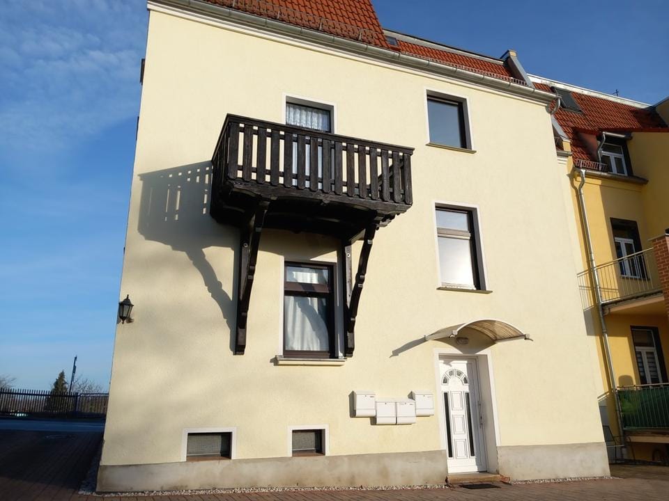 Immobilie in Crimmitschau - voll vermietetes Mehrfamilienhaus mit 4 Wohneinheiten am Stadtrand von Crimmitschau, Provisionsfrei! - Bild 0