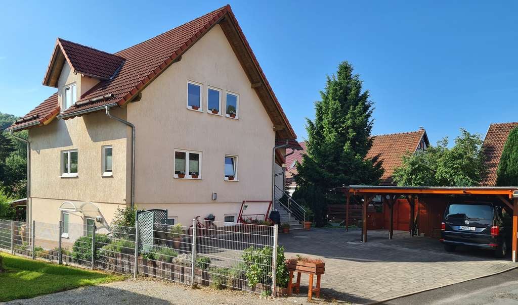 Immobilie in Zella-Mehlis - Vielseitiges Zweifamilienhaus: Großzügiges Raumangebot in Zella-Mehlis - Bild 1