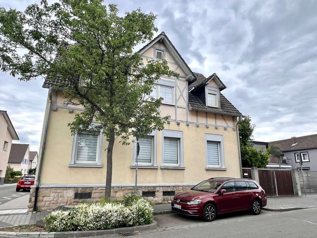 Immobilie in Lorsch - Einfamilienhaus mit atmosphärischer Scheune in zentraler Lage von Lorsch - Bild 1