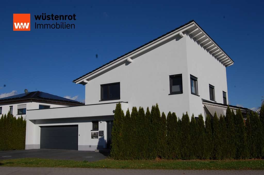 Immobilie in Aholfing - Neuwertiges, modernes Einfamilienhaus auf 1.400 m² Grundstück mit Pool & Doppelgarage – Aholfing - Bild 1