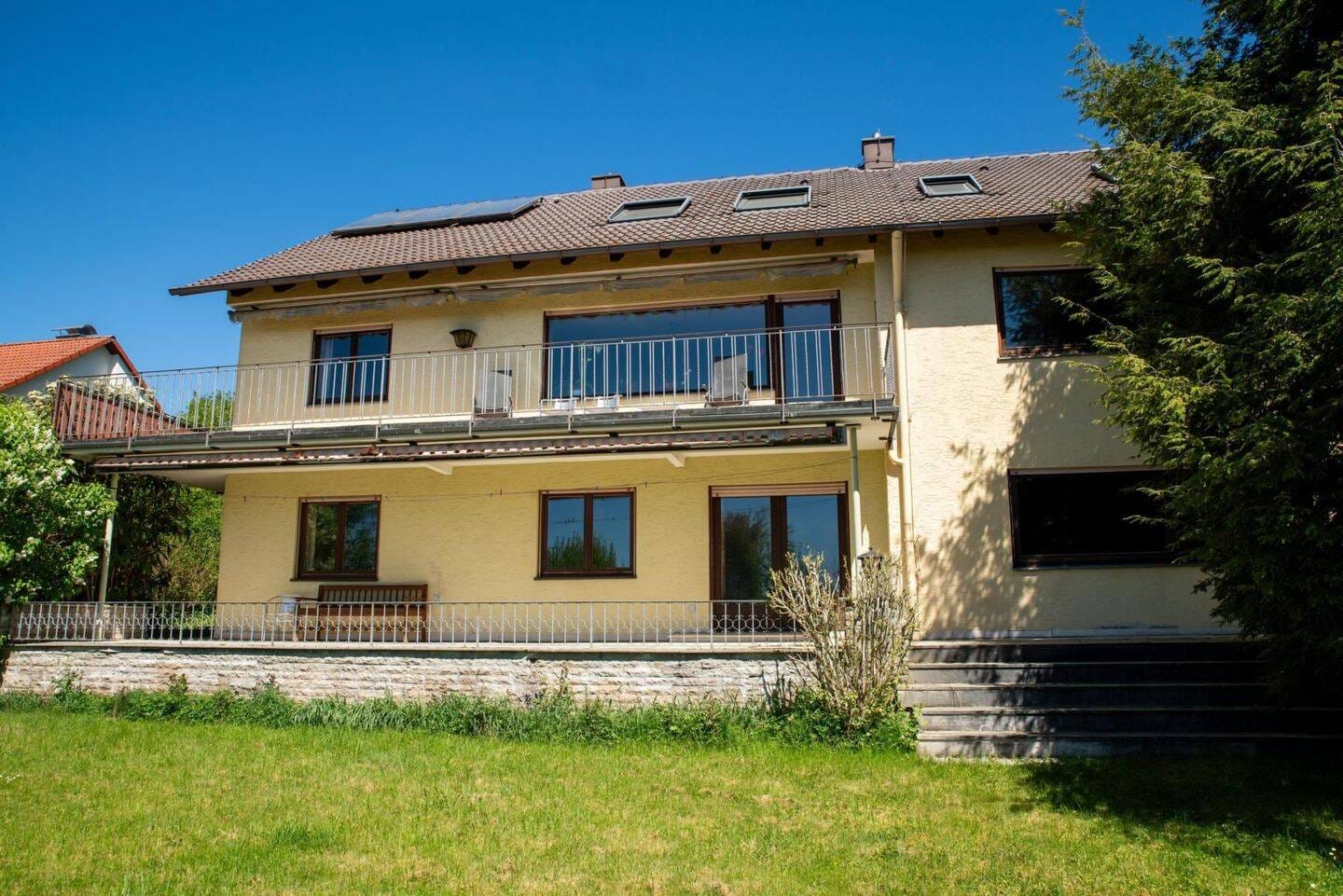Immobilie in Feuchtwangen - Gepflegtes 2 bis 3 Familienhaus in Feuchtwangen - Bild 0