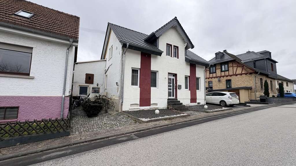 Immobilie in Seibersbach - Einfamilienhaus mit viel Potenzial  - Bild 2