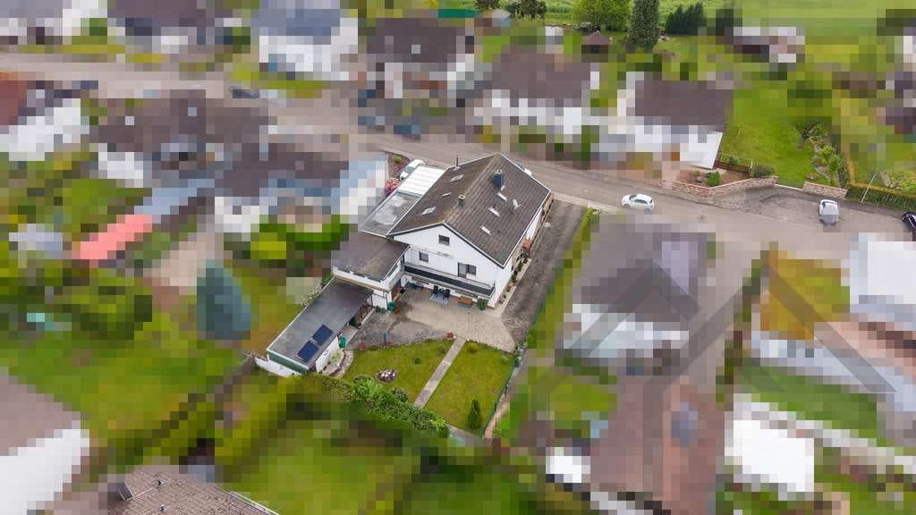 Immobilie in Dellfeld - Familiäres Landleben - Bild 1