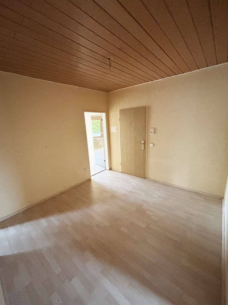 Immobilie in Oerlinghausen - Dachloggia // Stellplatz // kleinere Renovierungen notwendig - Bild 2