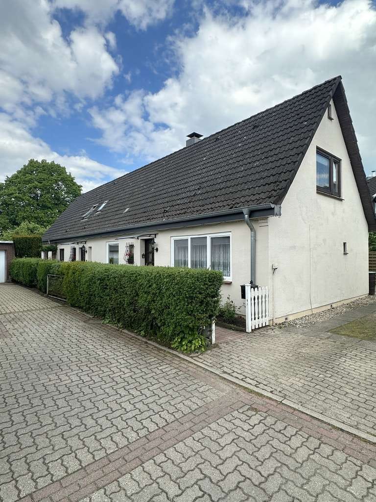 Immobilie in Bargteheide - großes Wohnhaus mit 2 Einheiten auf einem 823m² großen Grundstück * ruhige Sackgassenlage * - Bild 0