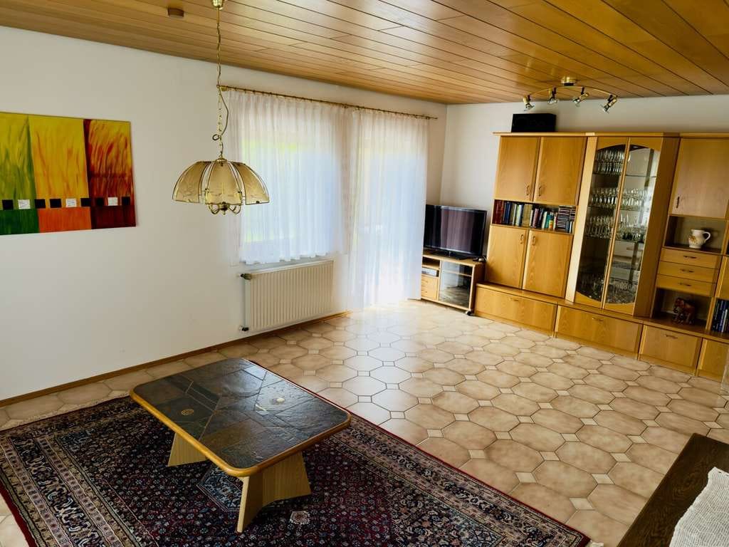 Immobilie in Zweiflingen - Großzügige 3‑Zimmer‑Erdgeschosswohnung mit Terrasse und Gartenanteil - Bild 2