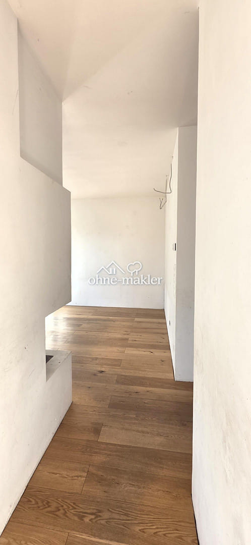 Immobilie in Röhrmoos - Luxus Einfamilienhaus mit Einliegerwohnung, Garage, Terrasse und großem Grundstück - Bild 3