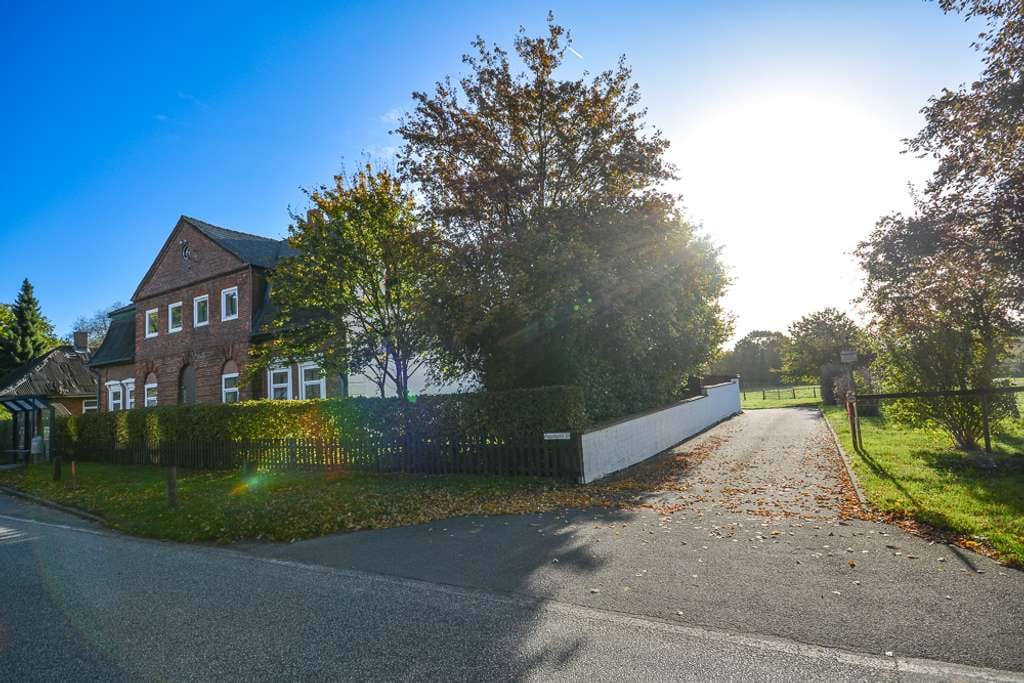 Immobilie in Hamberge - Großes Wohnhaus mit 3 Wohnungen und 1,45 ha Hauskoppel + Stall - Bild 2
