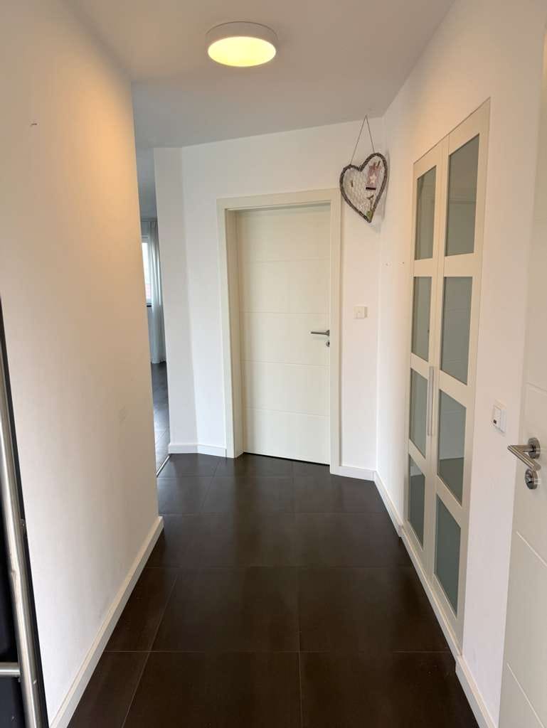 Immobilie in Mertesheim - Frische Luft, freier Blick, hoher Wohnkomfort = Lebensqualität! Modernes EFH m. ELW in Mertesheim! - Bild 2
