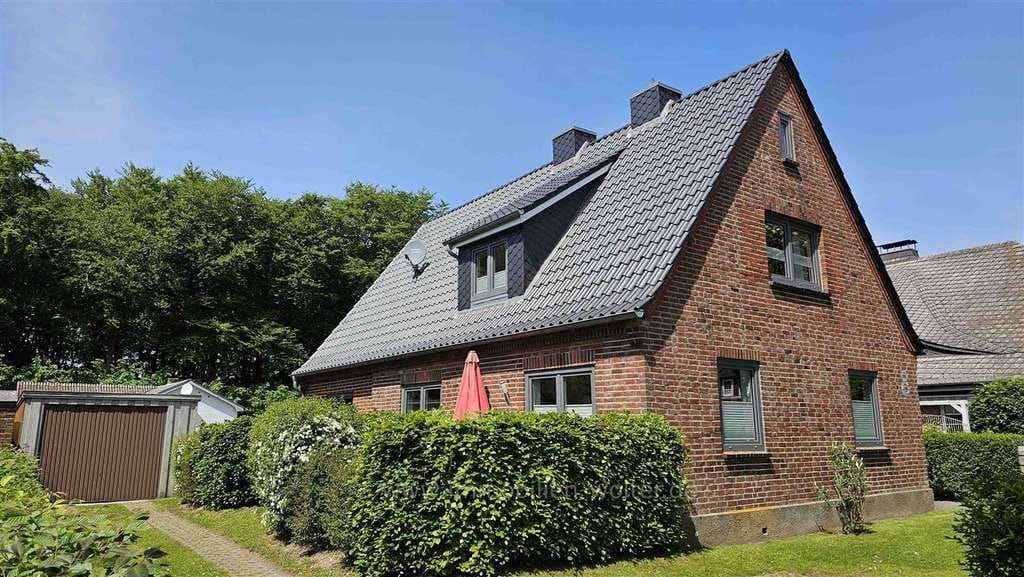 Immobilie in Wyk auf Föhr - *** Charme, Vielfalt & modernisiert: Haus mit Einliegerwohnung & separatem Sommerhaus *** - Bild 3