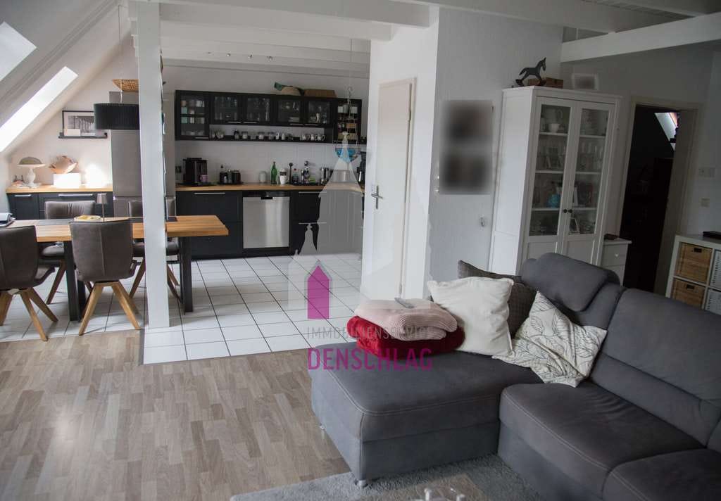 Immobilie in Osthofen - Wohnen über den Dächern – gepflegte Maisonette mit Balkon und Blick ins Grüne - Bild 2