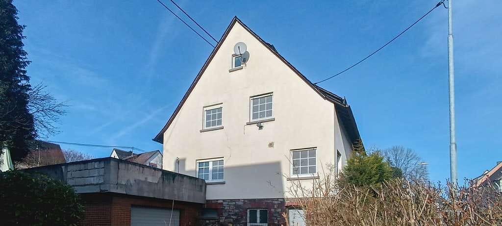 Immobilie in Ransbach-Baumbach - Einfamilienhaus mit großem Grundstück (713 m²) in begehrter Lage von Ransbach-Baumbach! - Bild 4