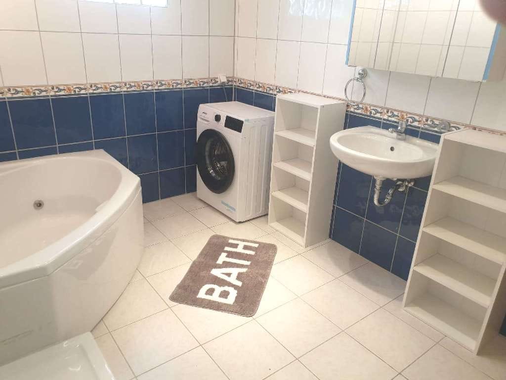 Immobilie in Aichtal - Gepflegtes 6 Familienhaus mit kleiner Gewerbefläche ! - Bild 4