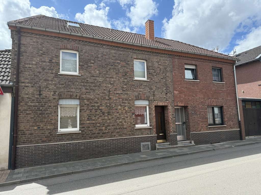 Immobilie in Baesweiler - 7-Zimmer Reihenmittelhaus in Baesweiler-Setterich mit 191 m² Wohnfläche - Bild 0
