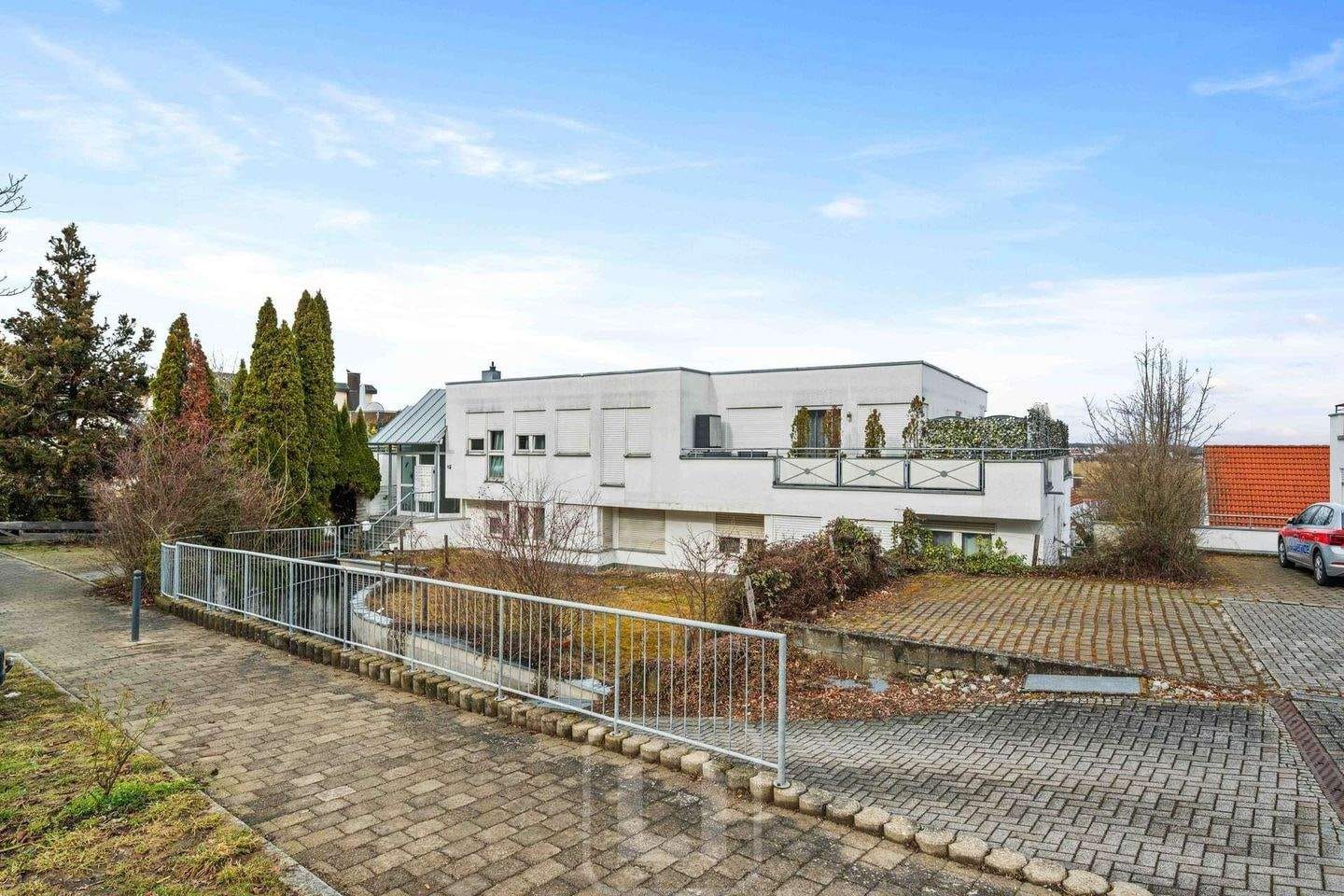 Immobilie in Leinfelden-Echterdingen - Kapitalanleger aufgepasst | Moderne 3,5-Zimmer-Wohnung mit sonnigem Balkon & Stellplatz - Bild 2