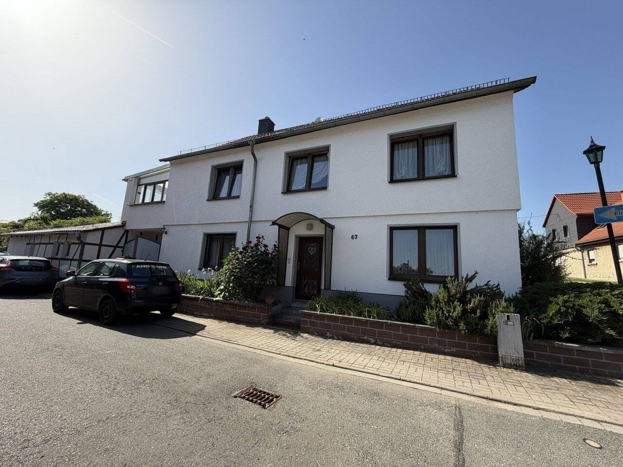 Immobilie in Bad Sulza - Großzügiges Zweifamilienhaus mit schönem Garten! Zwei Wohnungen, zwei Eingänge, ein Haus! - Bild 2