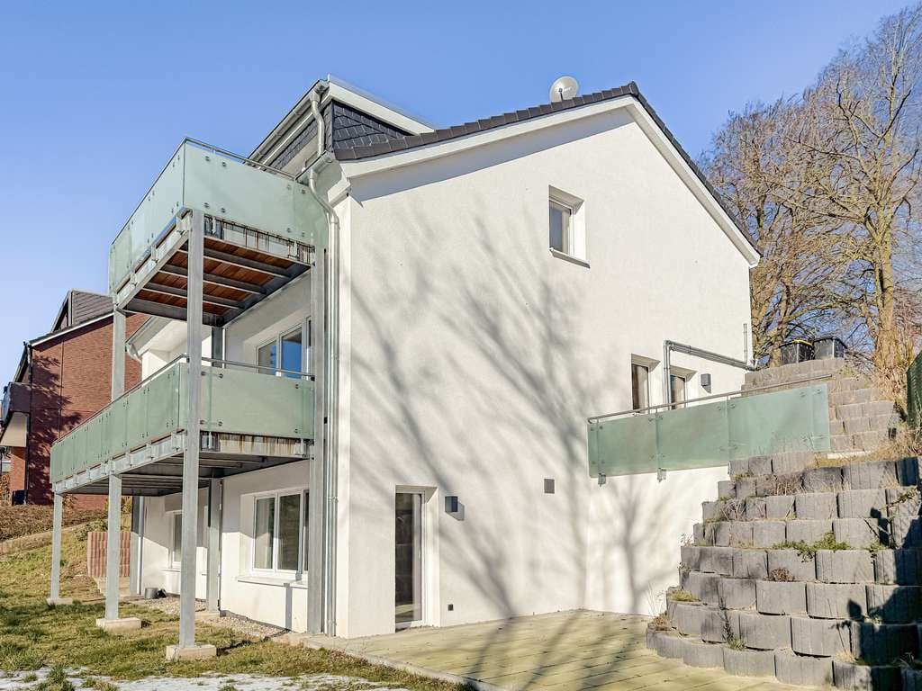 Immobilie in Lütjenburg - Großzügiges Zuhause mit vielen Möglichkeiten -  Raum für Familie, Gemeinschaft & Individualität - Bild 1