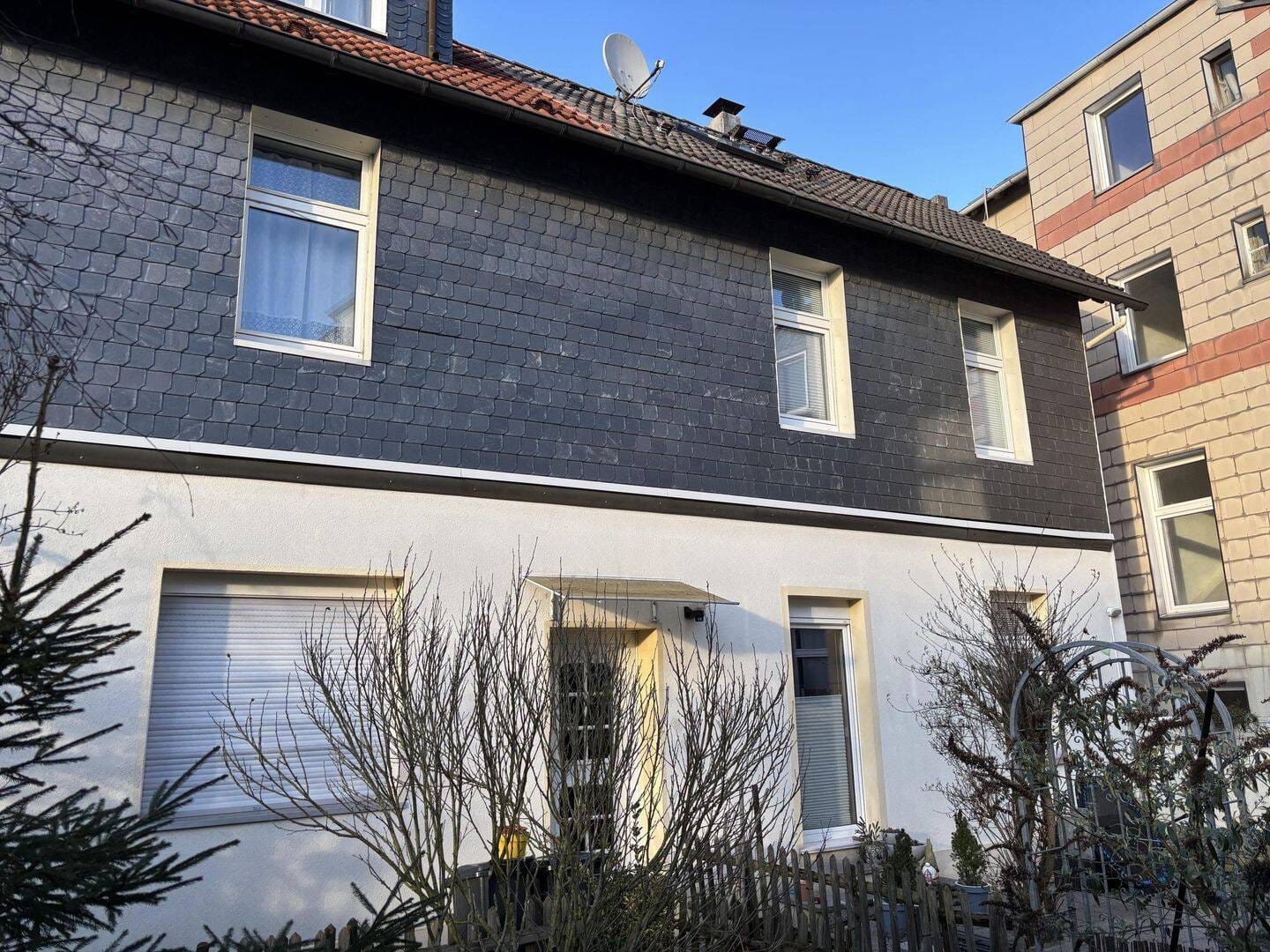 Immobilie in Schwelm - Doppelhaushälfte mit Terrasse und Garten im Herzen von Schwelm zu verkaufen - Bild 1